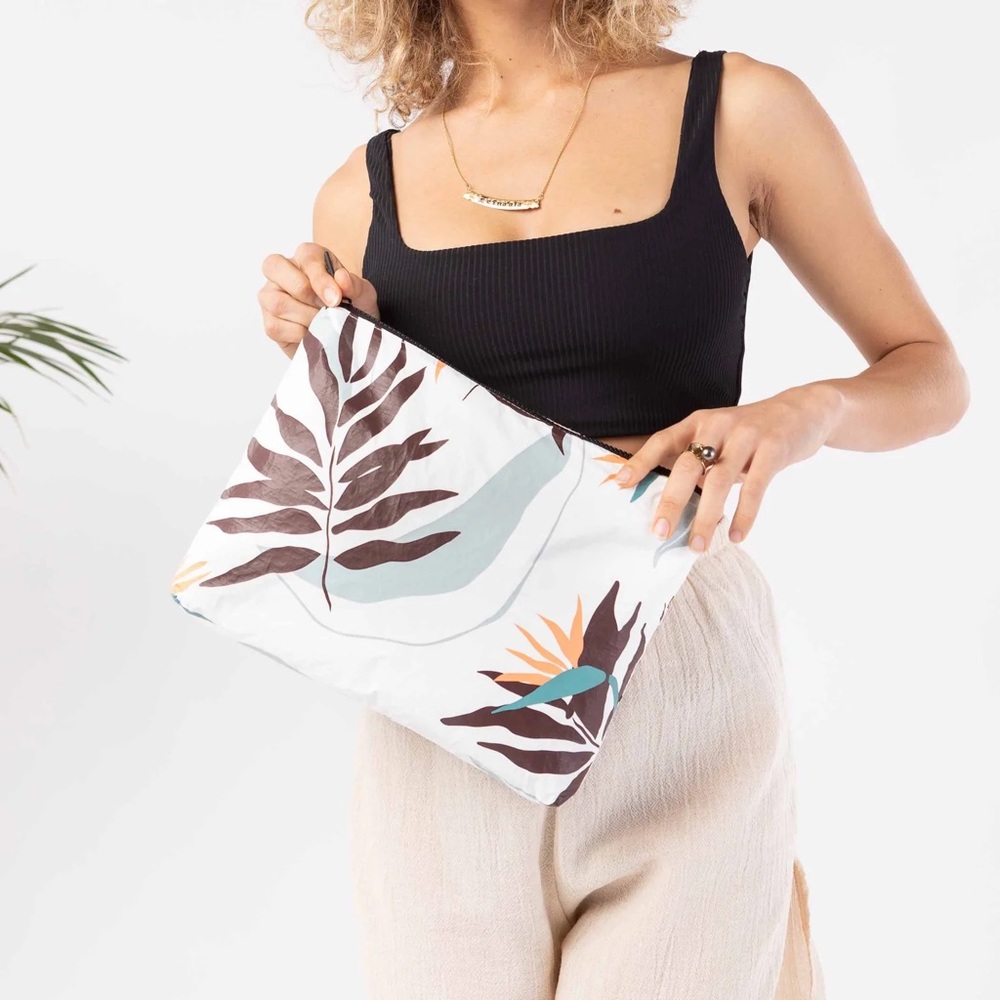 ALOHA Collection Painted Birds Mid Zip Pouch
